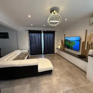 https://villa-leovi.fr-provencehotel.com
